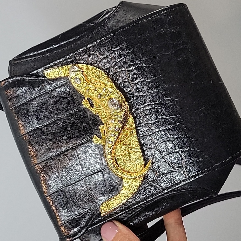 Karam Handbags Inc. Gold Lizard crossbody bag